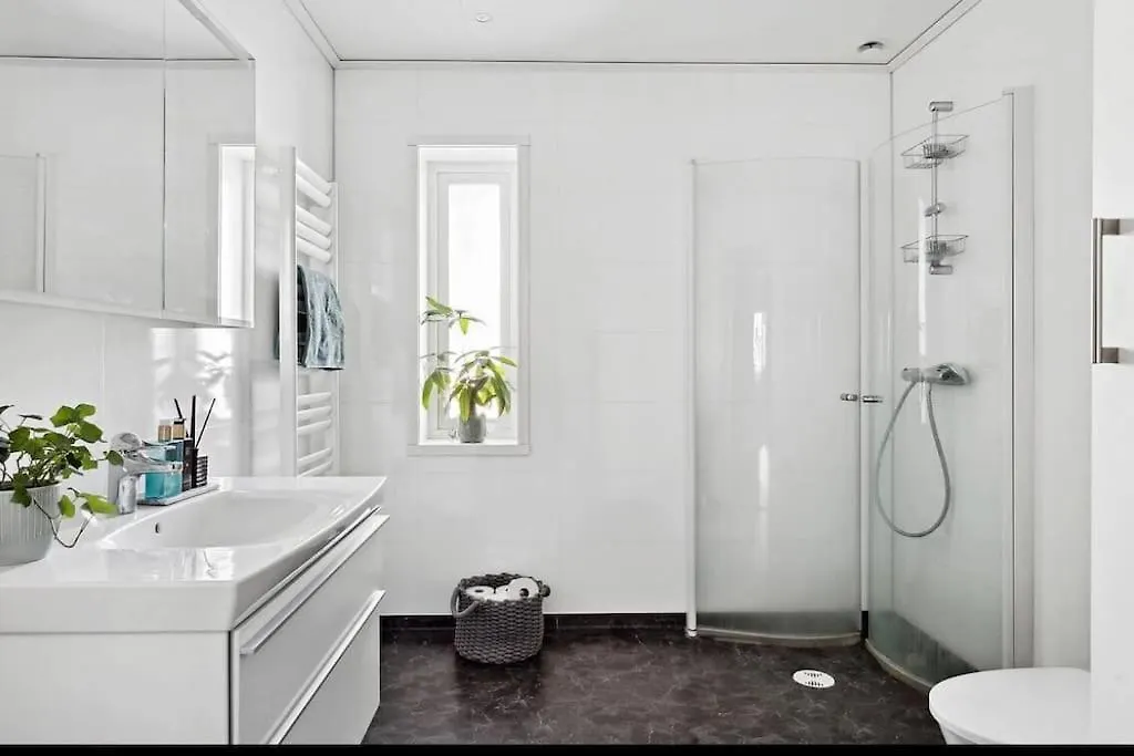 Aelvkullevaegen 11 Villa Save